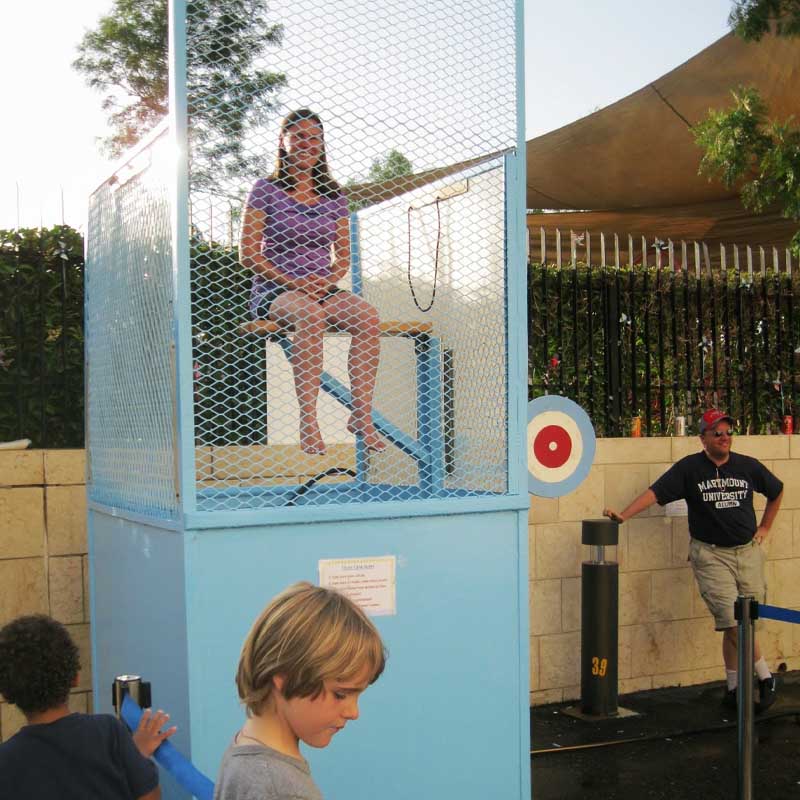 Dunk Tank Water Game — SQ Arcade
